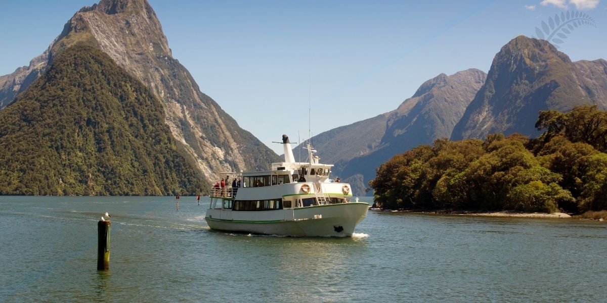 Overnight cruise Milford Sound private